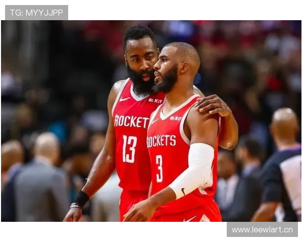 快船官方发布哈登与保罗亲密互动照片引发球迷热议